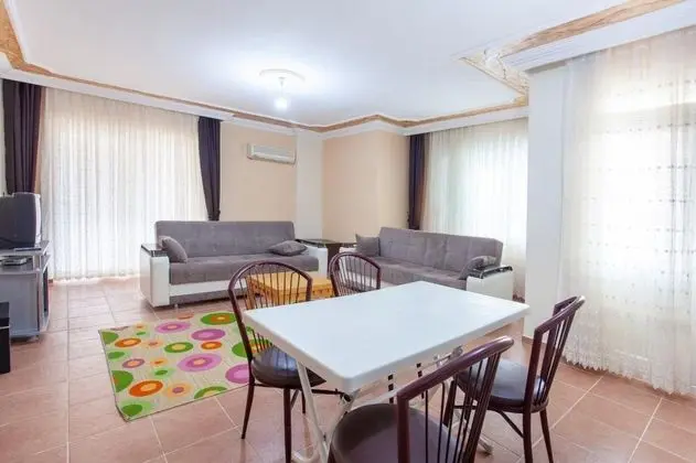 2+1 Daire, Bahçe Manzaralı, Havuzlu