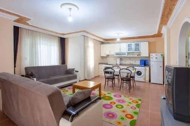 2+1 Daire, Bahçe Manzaralı, Havuzlu