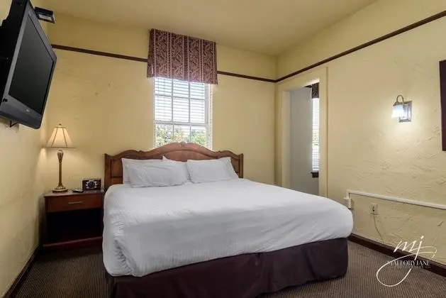Historic King Suite