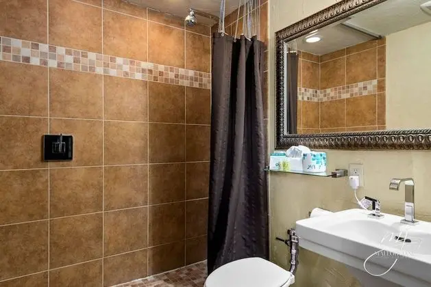Historic King Suite