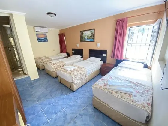 Dört Kişilik Oda, Şehir Manzaralı