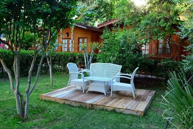 Bungalow,Bahçe Manzaralı,Bahçeli
