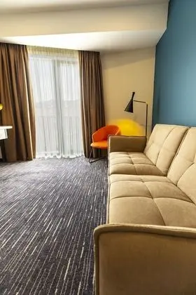 Junior Tek Büyük veya İki Ayrı Yataklı Oda