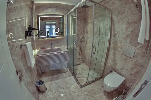 Triple, Şehir Manzaralı