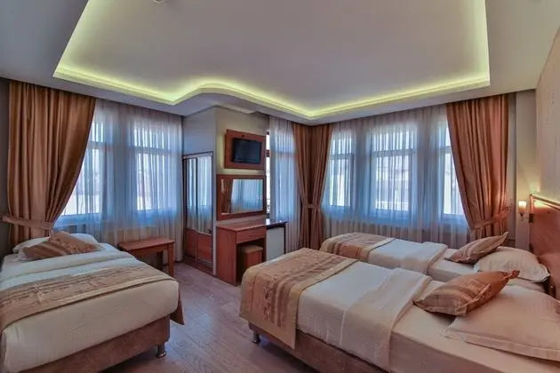 Triple, Şehir Manzaralı