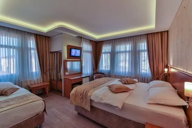 Triple, Şehir Manzaralı