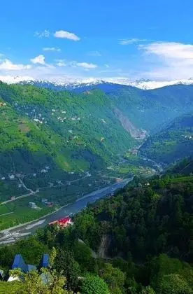 Aile Odası, Dere ve Orman Manzaralı, Balkon veya Teraslı