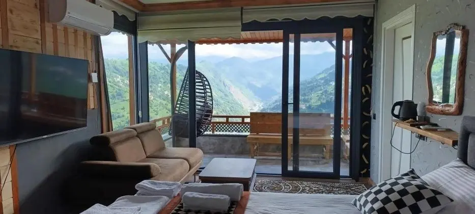 Aile Odası, Dere ve Orman Manzaralı, Balkon veya Teraslı