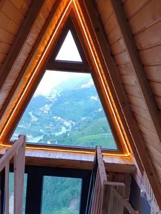 Jakuzili Bungalow , Dere ve Orman Manzaralı, Jakuzili ve Balkonlu