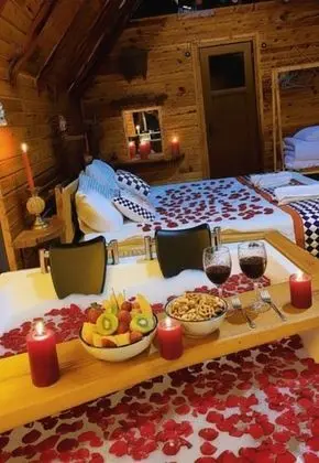 Jakuzili Bungalow , Dere ve Orman Manzaralı, Jakuzili ve Balkonlu