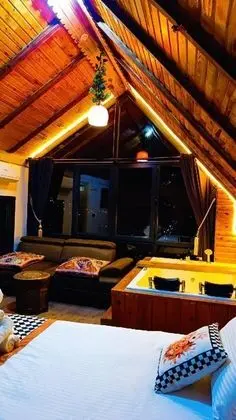Jakuzili Bungalow , Dere ve Orman Manzaralı, Jakuzili ve Balkonlu