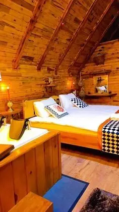 Jakuzili Bungalow , Dere ve Orman Manzaralı, Jakuzili ve Balkonlu