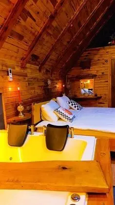 Jakuzili Bungalow , Dere ve Orman Manzaralı, Jakuzili ve Balkonlu