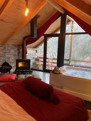 Queen Suite - Jakuzili, Dağ Manzaralı, Şömineli ve Jakuzili