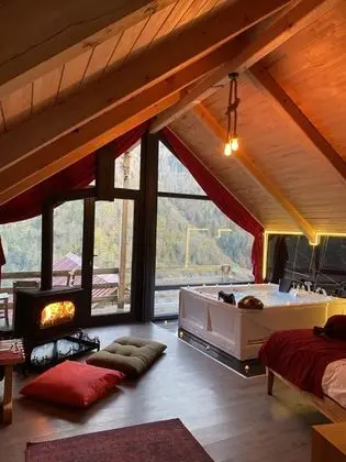 Queen Suite - Jakuzili, Dağ Manzaralı, Şömineli ve Jakuzili