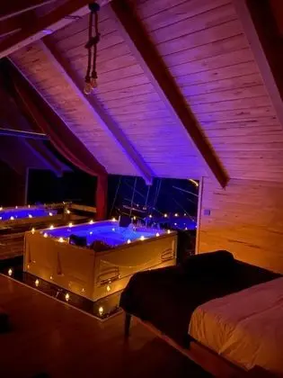 Queen Suite - Jakuzili, Dağ Manzaralı, Şömineli ve Jakuzili