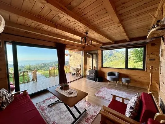 Dağ Evi 1+1, Deniz ve Dağ Manzaralı, Şömineli