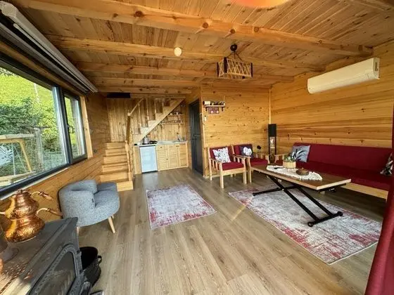 Dağ Evi 1+1, Deniz ve Dağ Manzaralı, Şömineli
