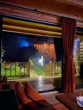 Dağ Evi 1+1, Deniz ve Dağ Manzaralı, Şömineli