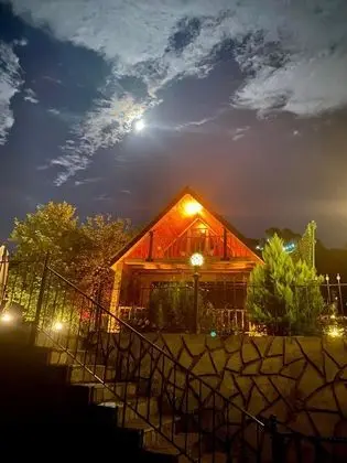 Dağ Evi 1+1, Deniz ve Dağ Manzaralı, Şömineli