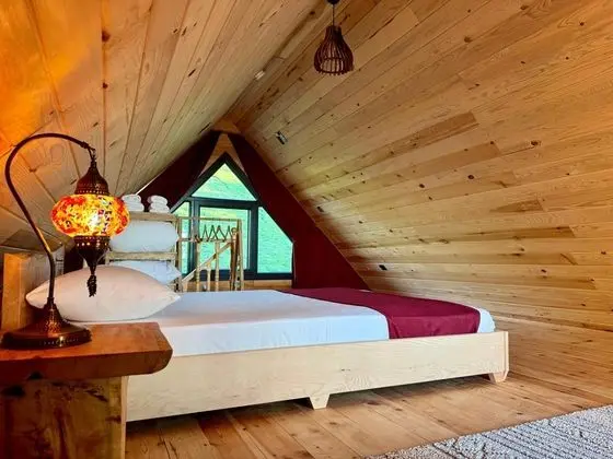 Dağ Evi 1+1, Deniz ve Dağ Manzaralı, Şömineli