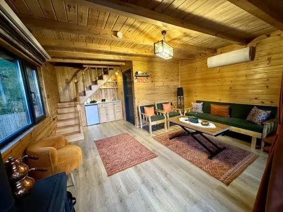 Dağ Evi, Deniz ve Dağ Manzaralı, Şömineli