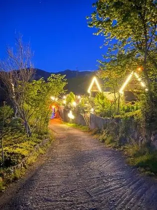Dağ Evi, Deniz ve Dağ Manzaralı, Şömineli