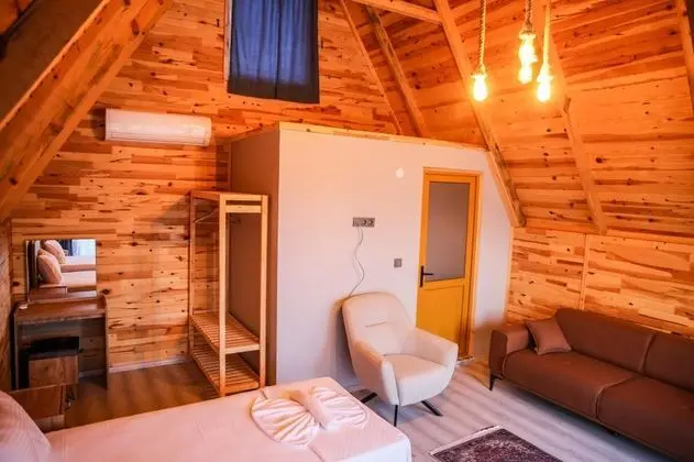 Bungalow, Deniz veya Bahçe Manzaralı, Balkonlu