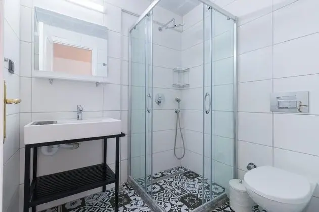 Apart Oda, Kara Manzaralı, Balkonlu