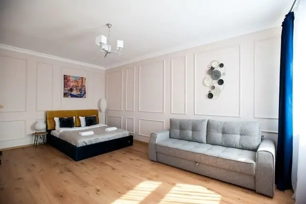 Standard Daire, Birden Çok Yatak, Şehir Manzaralı (Knyazya Y. Osmomysl Square 3)