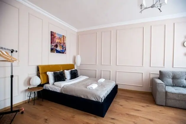 Standard Daire, Birden Çok Yatak, Şehir Manzaralı (Knyazya Y. Osmomysl Square 3)