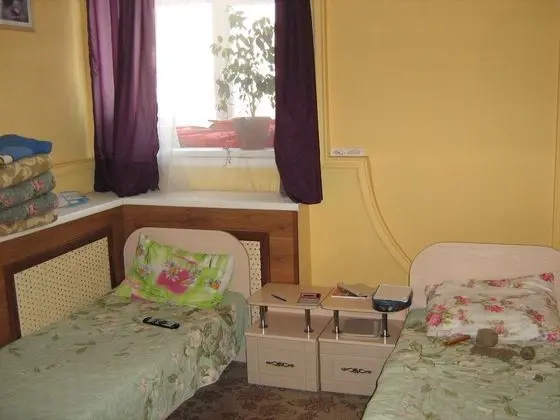 Basic Oda, 2 Tek Kişilik Yatak, Ortak Banyo