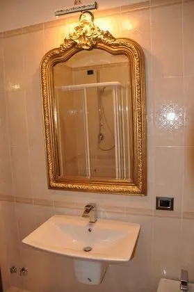 Tek Büyük Yataklı Oda, 1 Çift Kişilik Yatak