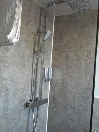 Tek Büyük Yataklı Oda, Banyolu/Duşlu