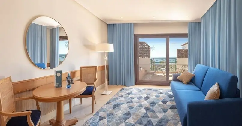 Premium Oda, Teras, Deniz Manzaralı (2 adultos + 2 niños)