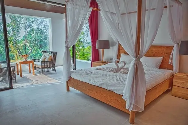 6-Bedroom Pool Villa with Sea View