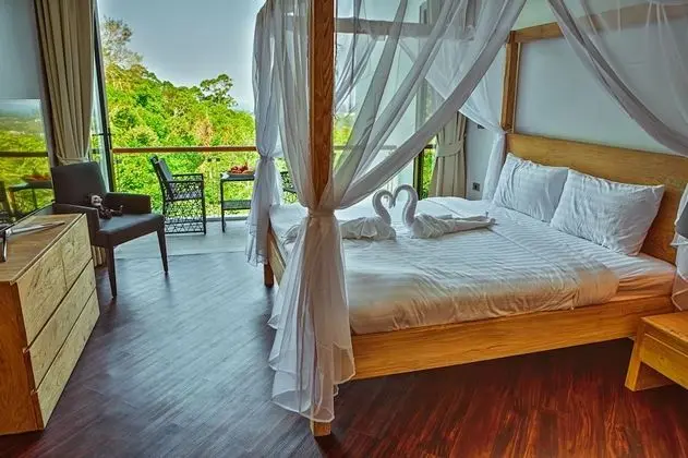 6-Bedroom Pool Villa with Sea View