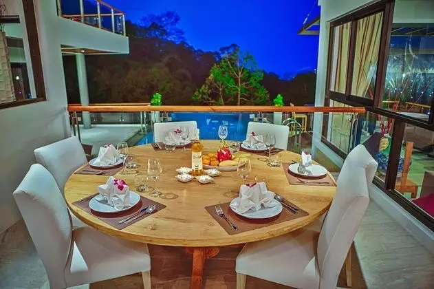 6-Bedroom Pool Villa with Sea View