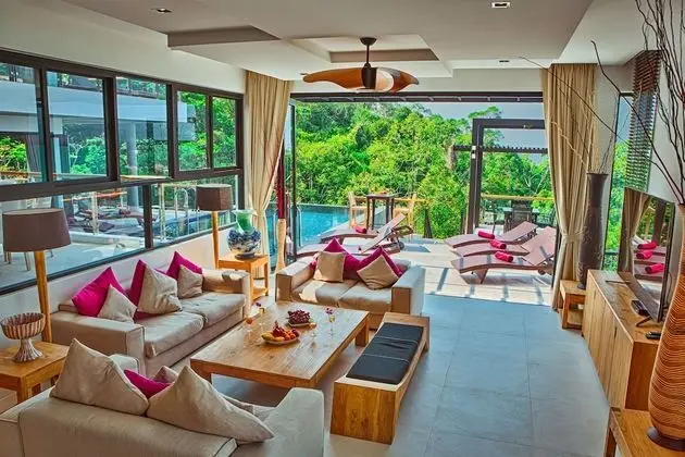 6-Bedroom Pool Villa with Sea View