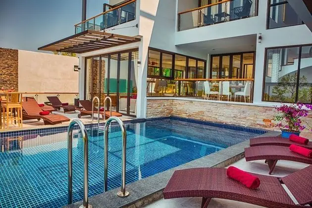 6-Bedroom Pool Villa with Sea View