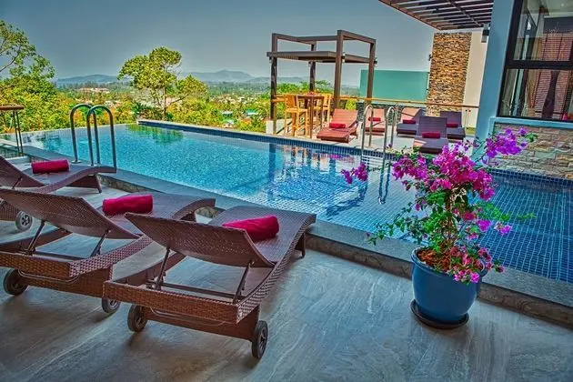6-Bedroom Pool Villa with Sea View