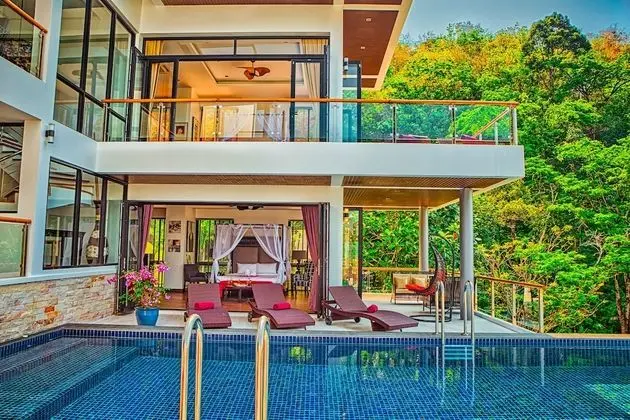 6-Bedroom Pool Villa with Sea View
