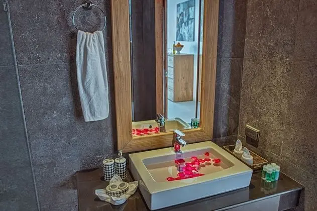6-Bedroom Pool Villa with Sea View