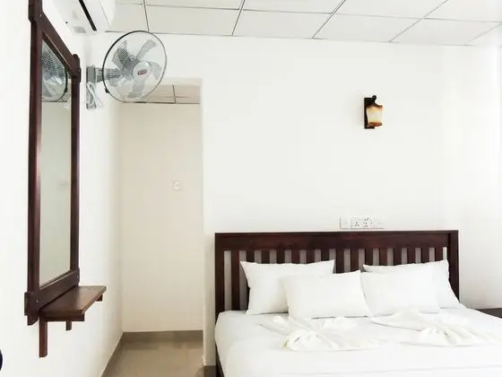 Deluxe Büyük Yataklı Tek Kişilik Oda, 1 Yatak Odası, Sigara İçilebilir, Bahçe Manzaralı