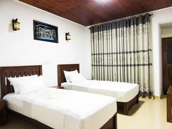 Deluxe Tek Büyük Yataklı Oda, 2 Yatak Odası, Bahçe Manzaralı