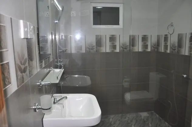 Deluxe Tek Büyük Yataklı Oda, 2 Yatak Odası, Bahçe Manzaralı