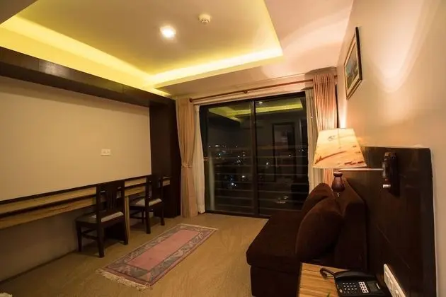 Presidential Süit, 1 En Büyük (King) Boy Yatak, Sigara İçilmez, Şehir Manzaralı