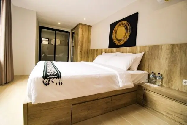 Deluxe Oda, Havuz Kenarı