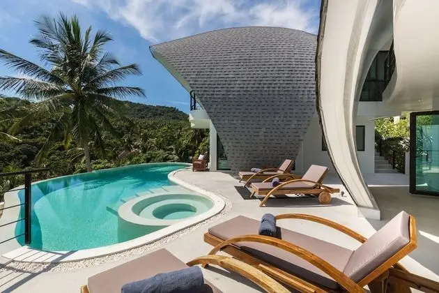 9-Bedroom Pool Villa