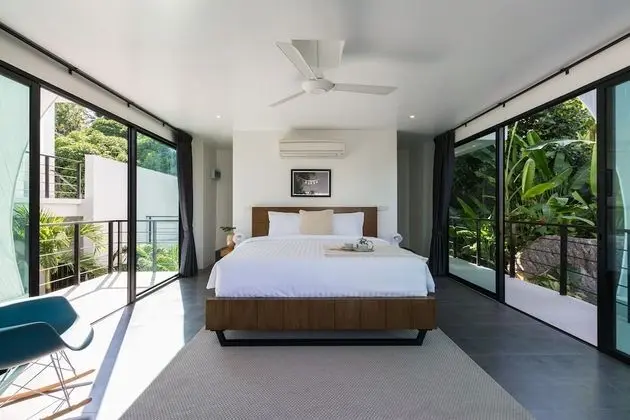 9-Bedroom Pool Villa